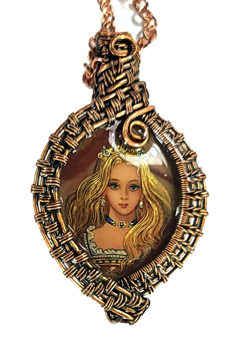"Golden Princess" Lacquer miniature pendant