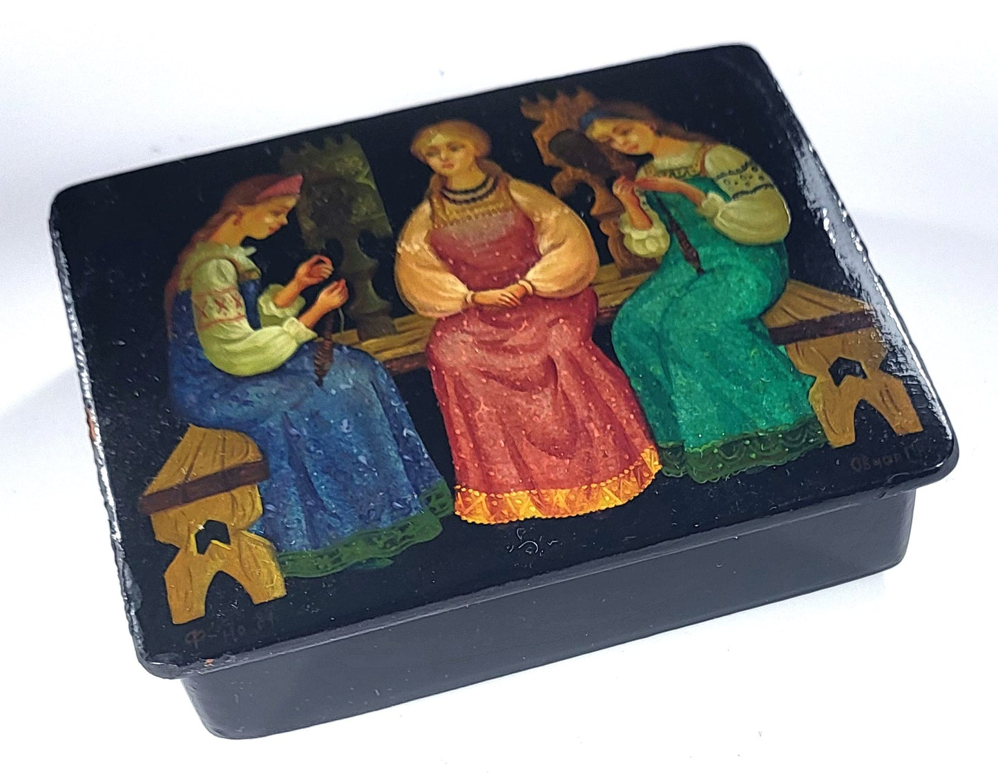 "Three Sisters" lacquer box